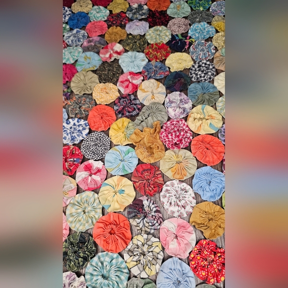 Vintage Handmade Colorful Yo-yo Patchwork Quilt Bedspread King 85.5"x101" - Picture 14 of 16